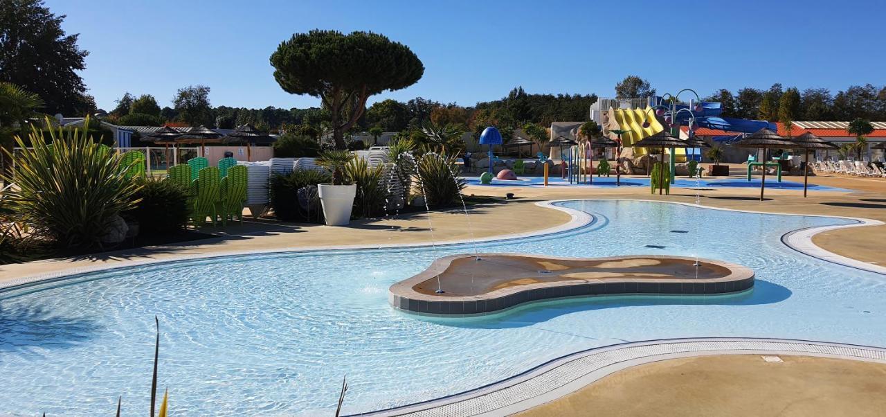 Mobilhome 2Ch Climatise-Terrasse Fermee-4 Velos-Camping 4 Etoiles Les Charmettes 莱马特 外观 照片