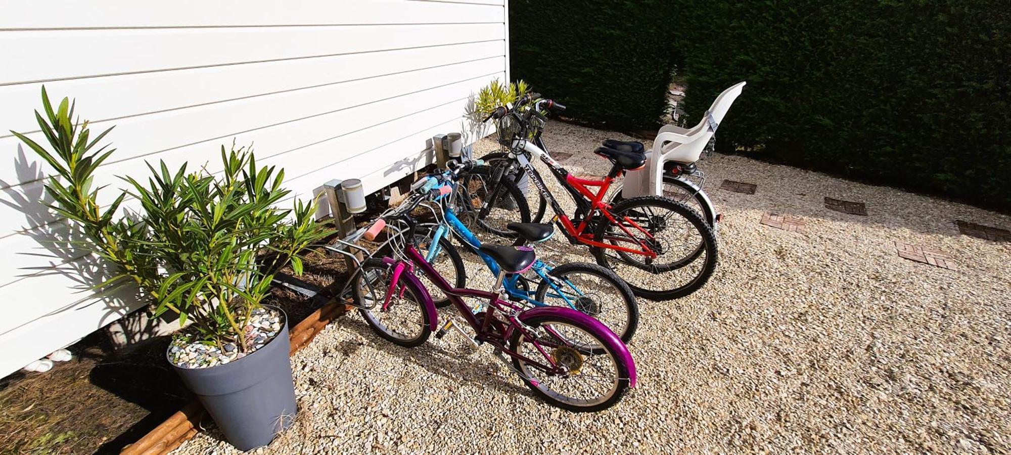 Mobilhome 2Ch Climatise-Terrasse Fermee-4 Velos-Camping 4 Etoiles Les Charmettes 莱马特 外观 照片