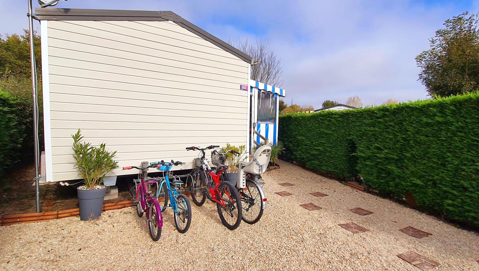 Mobilhome 2Ch Climatise-Terrasse Fermee-4 Velos-Camping 4 Etoiles Les Charmettes 莱马特 外观 照片